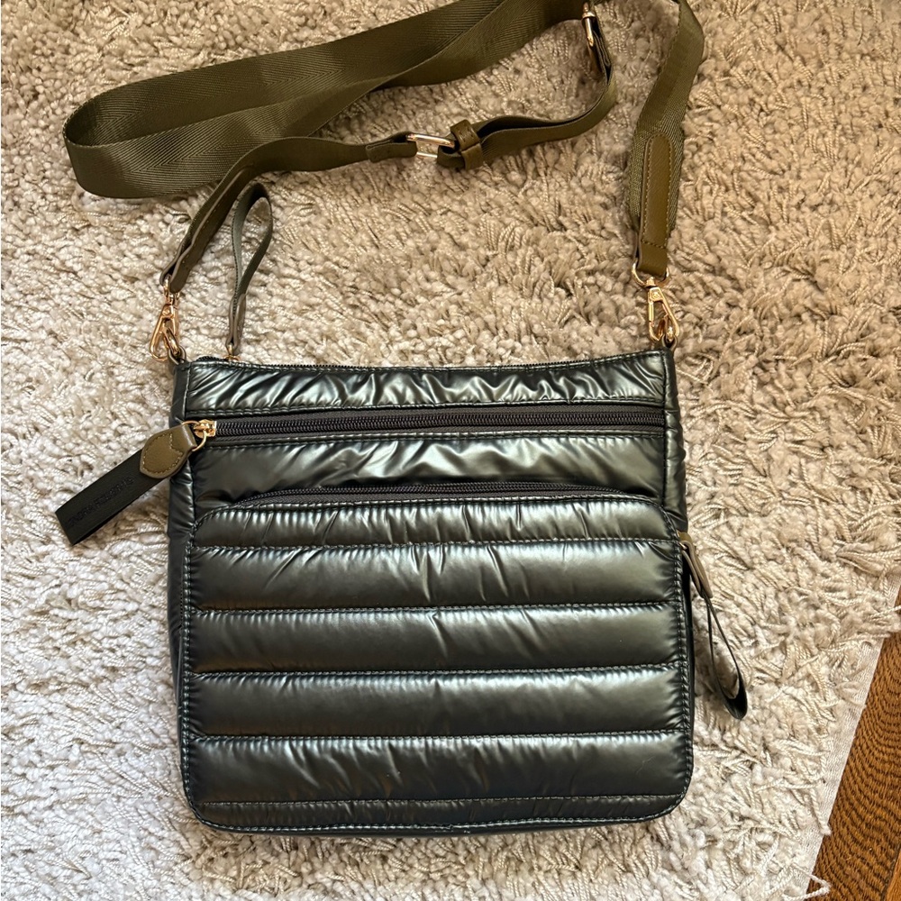 Sondra Roberts - Quilted Multi Compartmnt Crossbody Bag ( green)